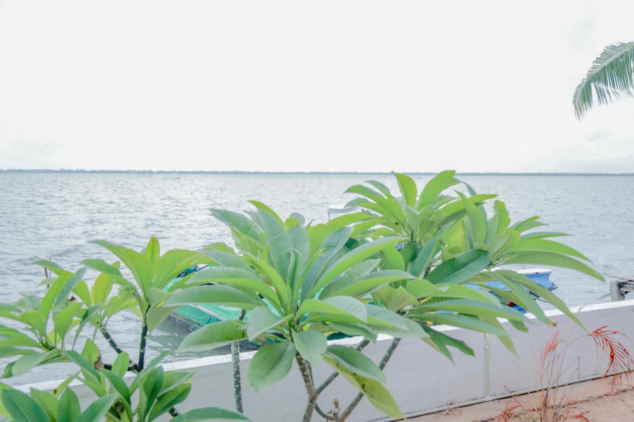Araliya Lagoon Park Resort Негомбо Экстерьер фото